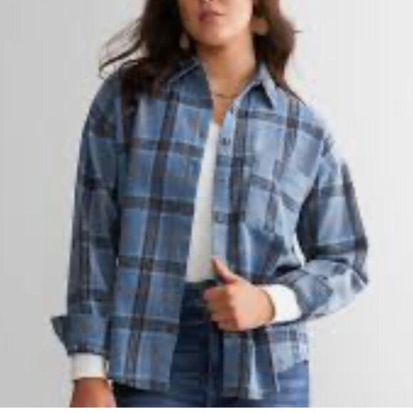 BKE Buckle Boyfriend Fit Brushed Knit Flannel Button Down Up Shirt Blue NWT - Picture 1 of 6